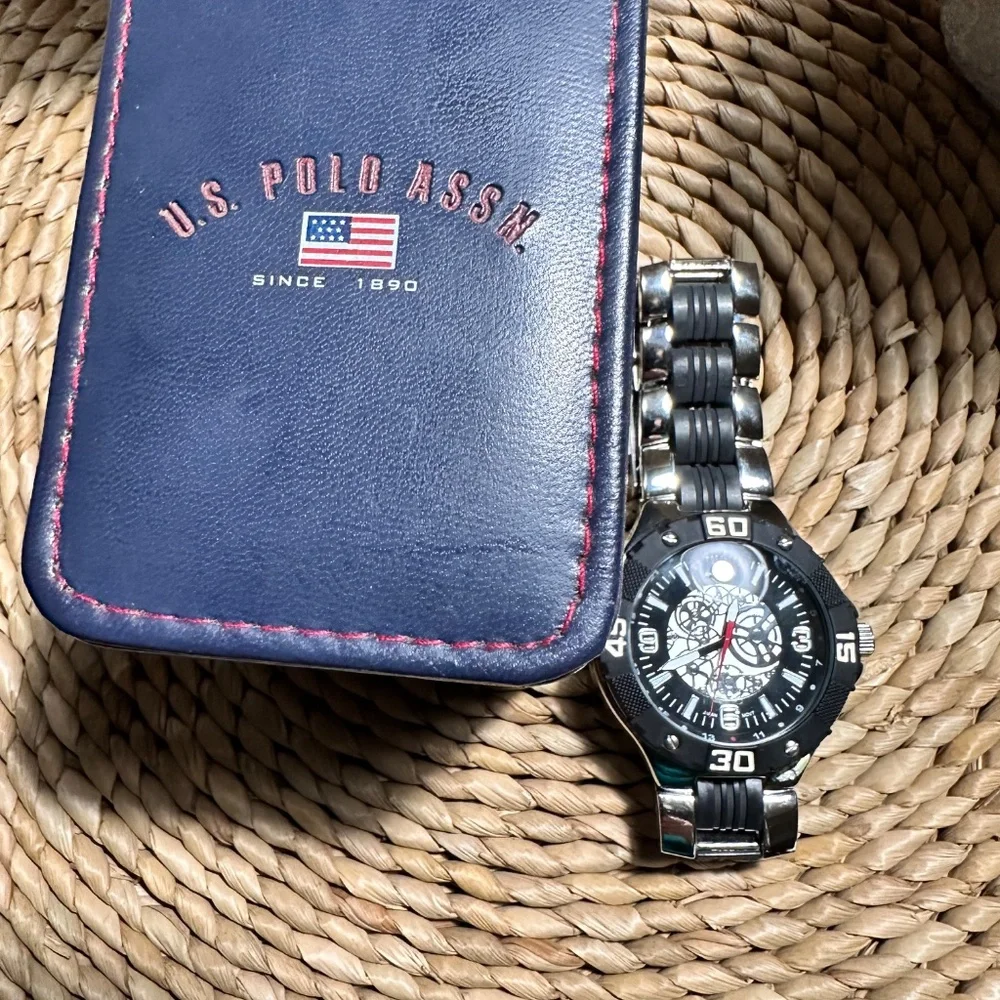 Watch - Picture 6 of 9